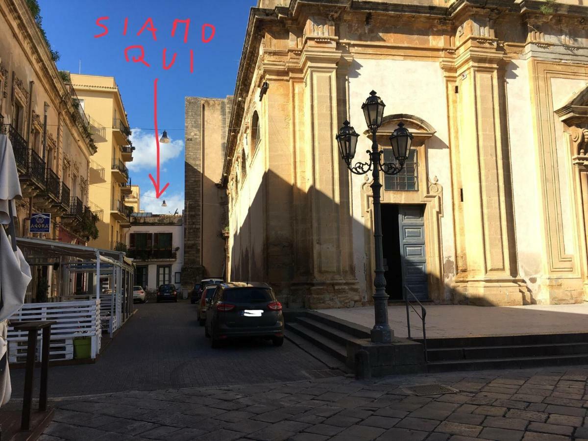 アウグスタCasa Al Duomoアパートメント エクステリア 写真